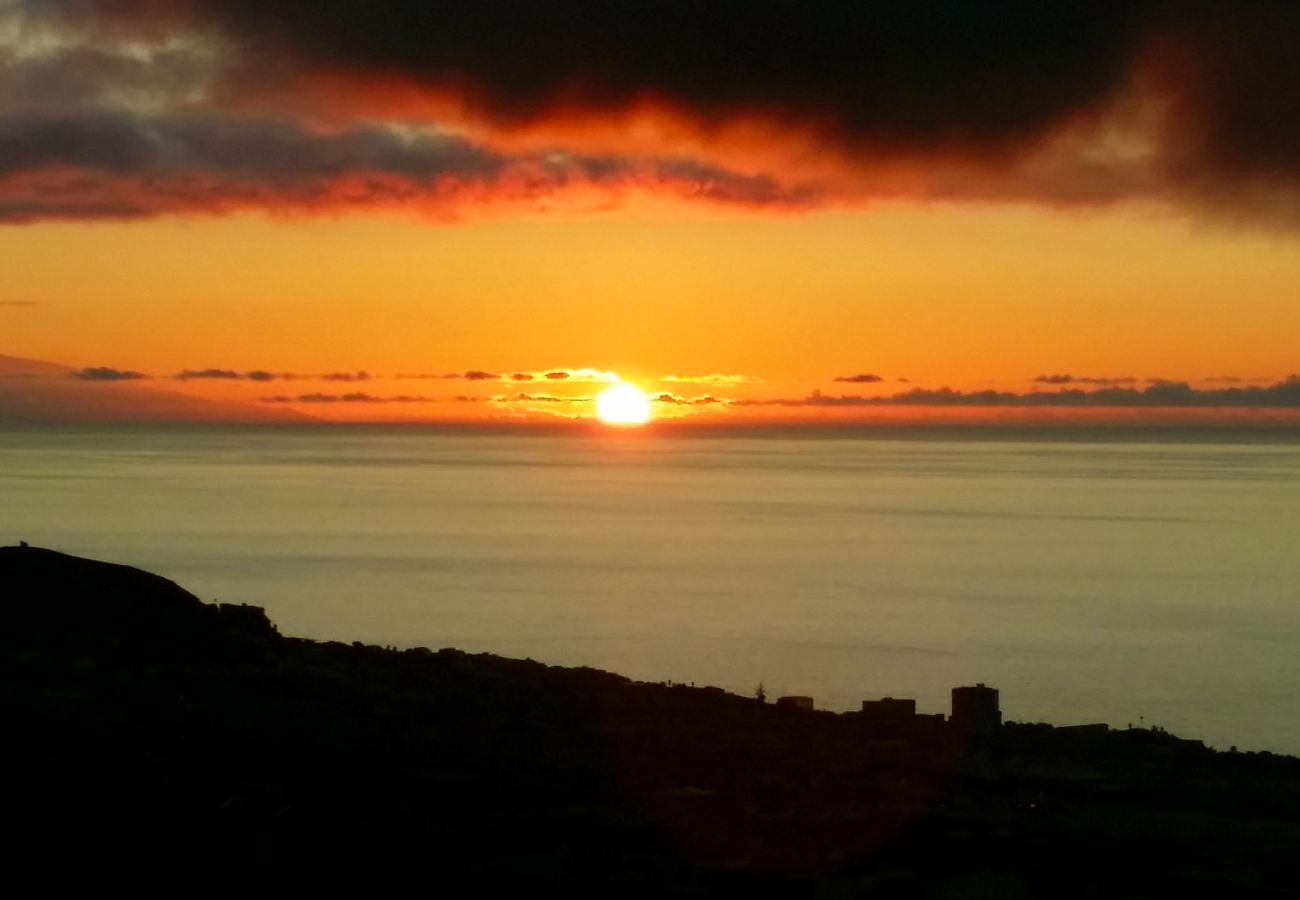Casa rural en La Orotava - VILLA MARESIA VISTAS AL MAR Y MONTAÑAS. MÁXIMA INTIMIDAD