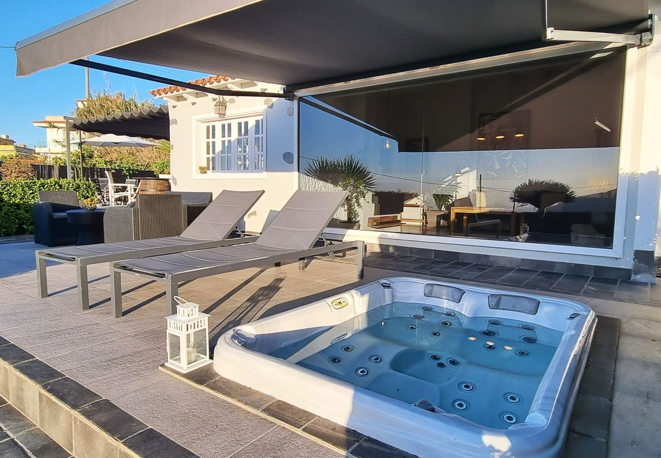Casa rural en La Orotava - VILLA MARESIA VISTAS AL MAR Y MONTAÑAS. MÁXIMA INTIMIDAD